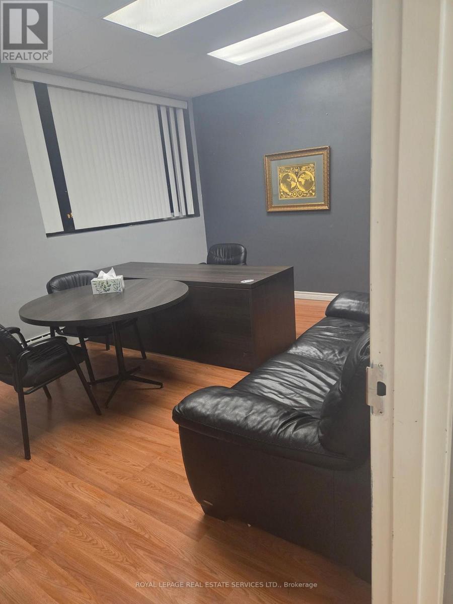 205 - 10211 Yonge Street, Richmond Hill, Ontario L4C 3B3 - Photo 4 - N13849862