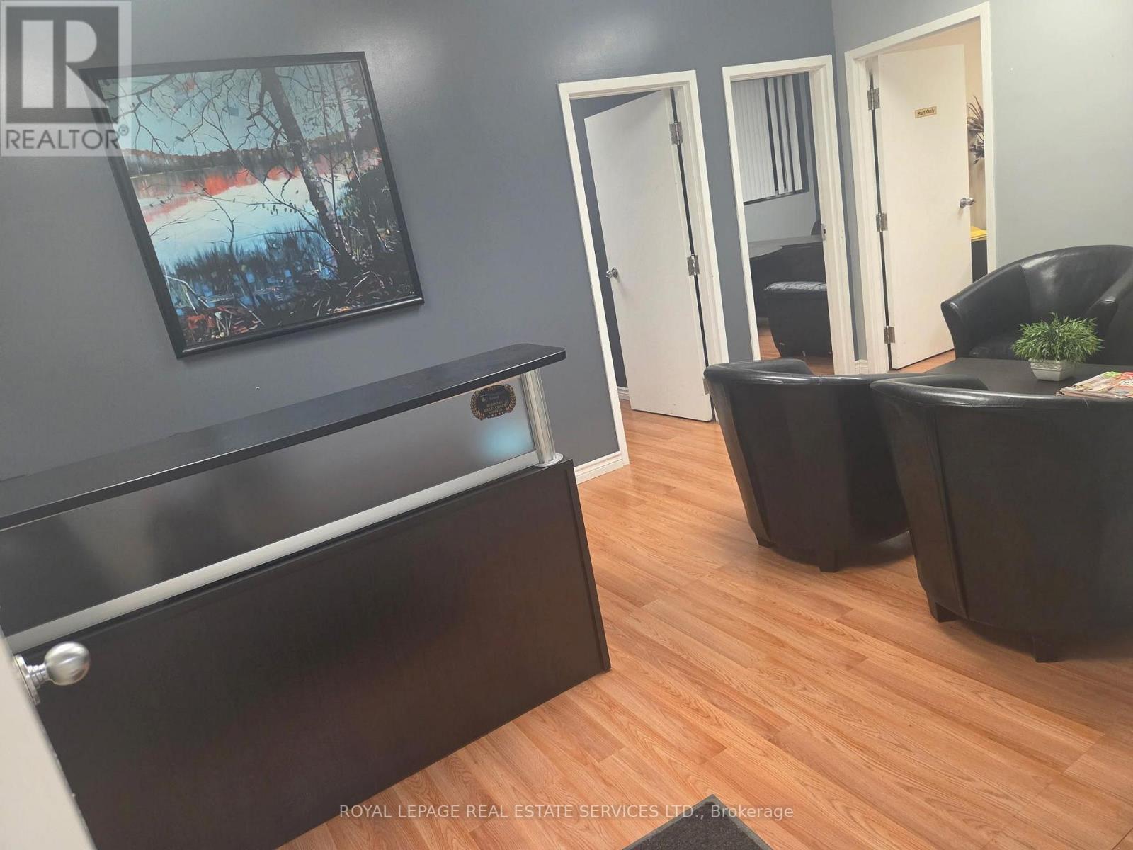205 - 10211 Yonge Street, Richmond Hill, Ontario L4C 3B3 - Photo 5 - N13849862