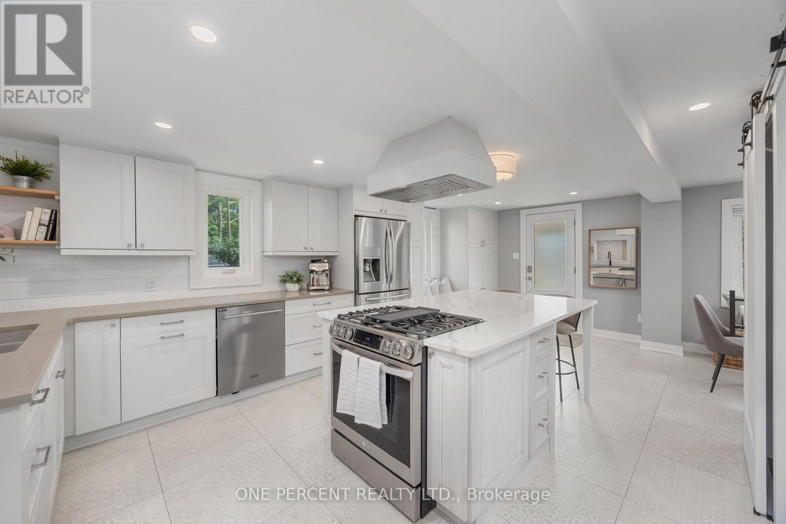 406 Peter Street N, Orillia, Ontario  L3V 5A7 - Photo 7 - S13849866