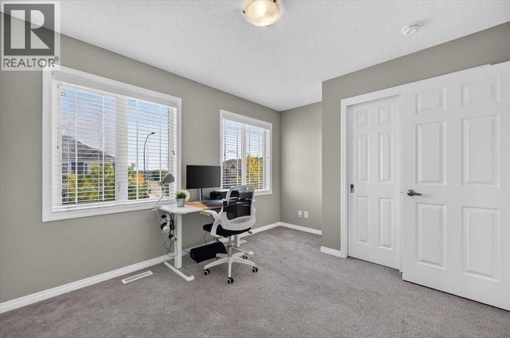 33 Yorkville Green SW, Calgary, Alberta  T2X 4J8 - Photo 35 - A2346745