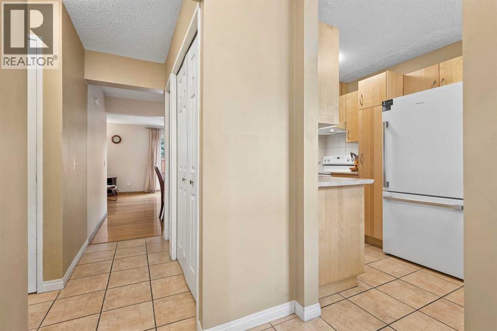 23, 330 Canterbury Drive SW