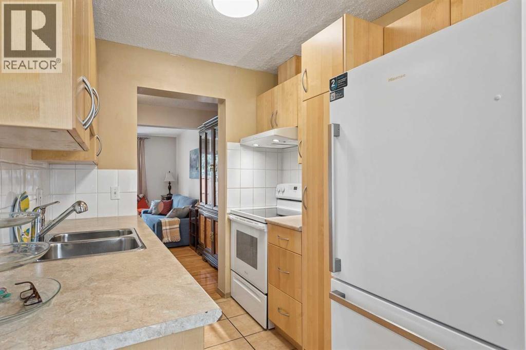 23, 330 Canterbury Drive SW