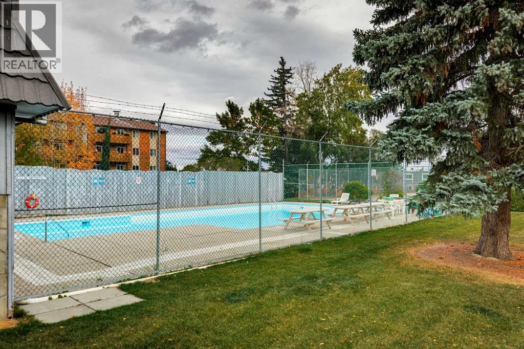 23, 330 Canterbury Drive SW