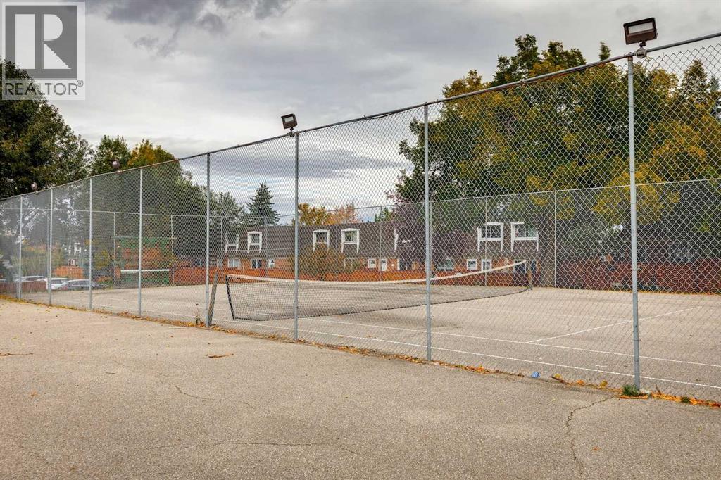 23, 330 Canterbury Drive SW