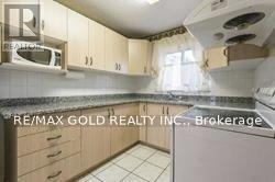 41 Craigleigh Crescent, Brampton, Ontario  L6T 2E3 - Photo 2 - W13849670