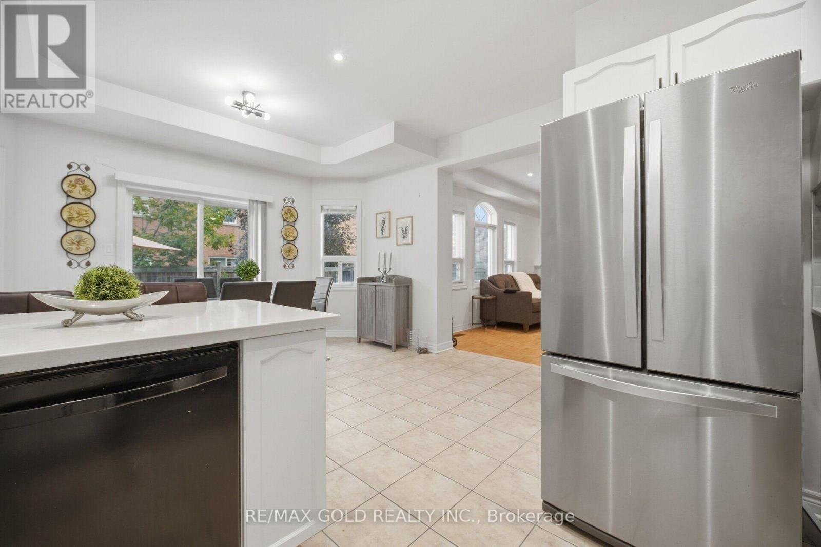10 Sir Jacobs Crescent, Brampton, Ontario  L7A 3T4 - Photo 9 - W13849738