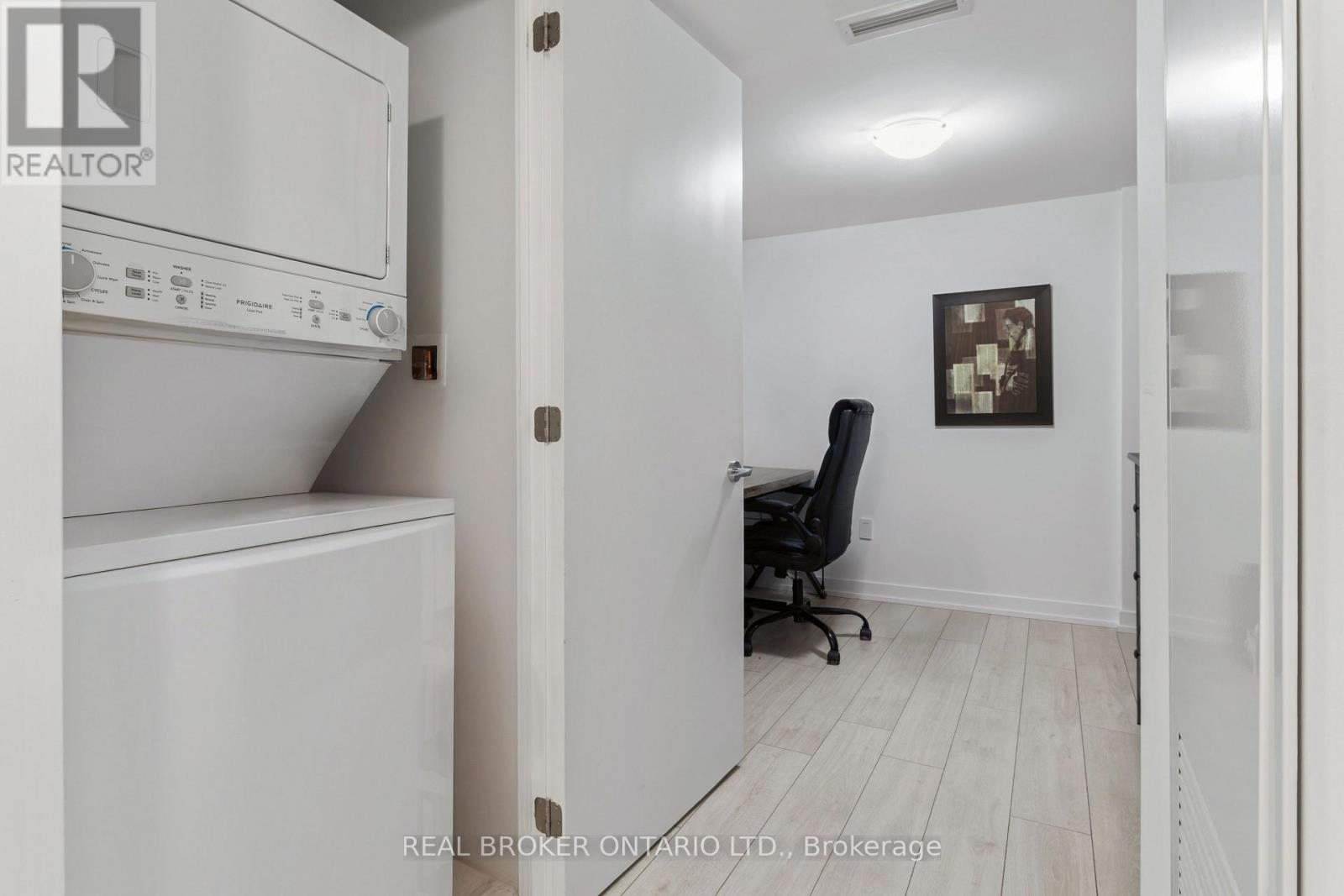 605 - 556 Marlee Avenue, Toronto, Ontario M6B 0B1 - Photo 9 - W13849784
