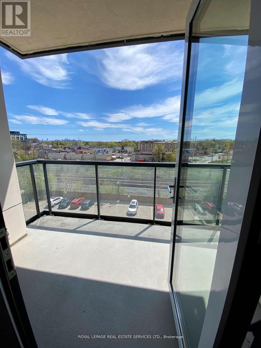 502 - 1135 Royal York Road, Toronto, Ontario  M9A 0C3 - Photo 17 - W13849824