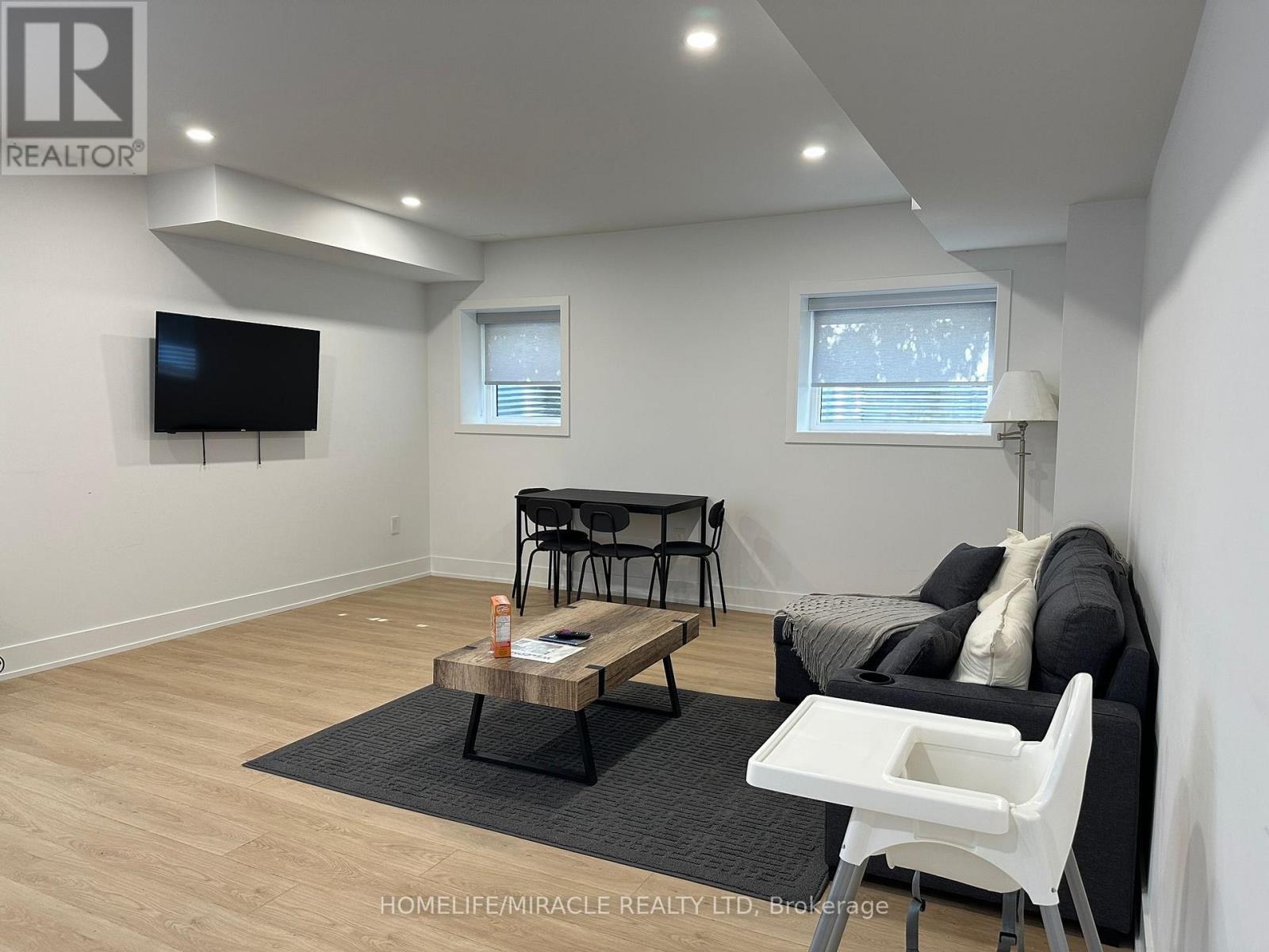 Basement - 1351 Northmount Avenue, Mississauga, Ontario  L5E 1Y4 - Photo 1 - W13849842