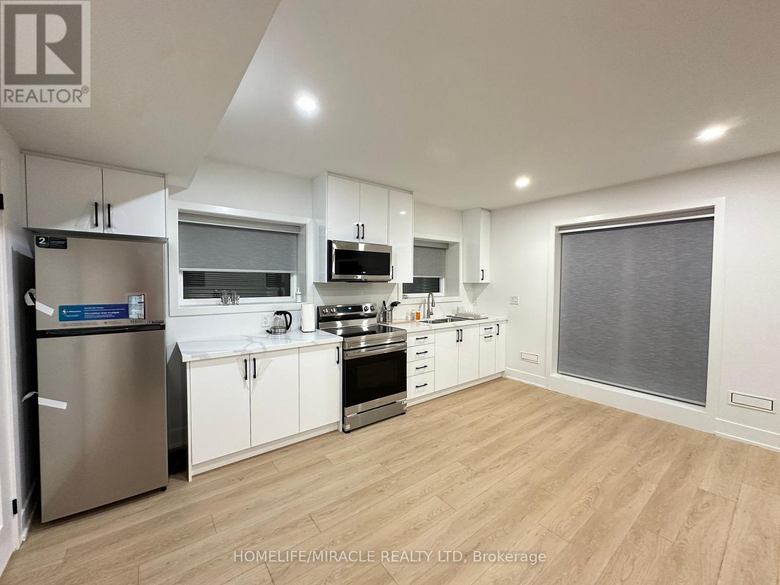 Basement - 1351 Northmount Avenue, Mississauga, Ontario  L5E 1Y4 - Photo 3 - W13849842