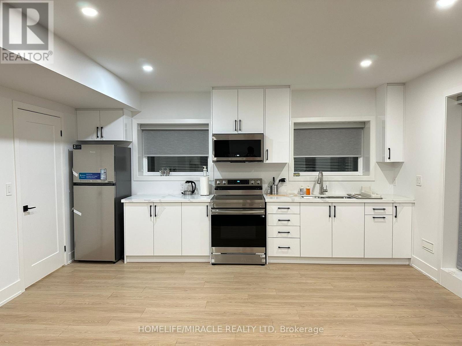 Basement - 1351 Northmount Avenue, Mississauga, Ontario  L5E 1Y4 - Photo 4 - W13849842