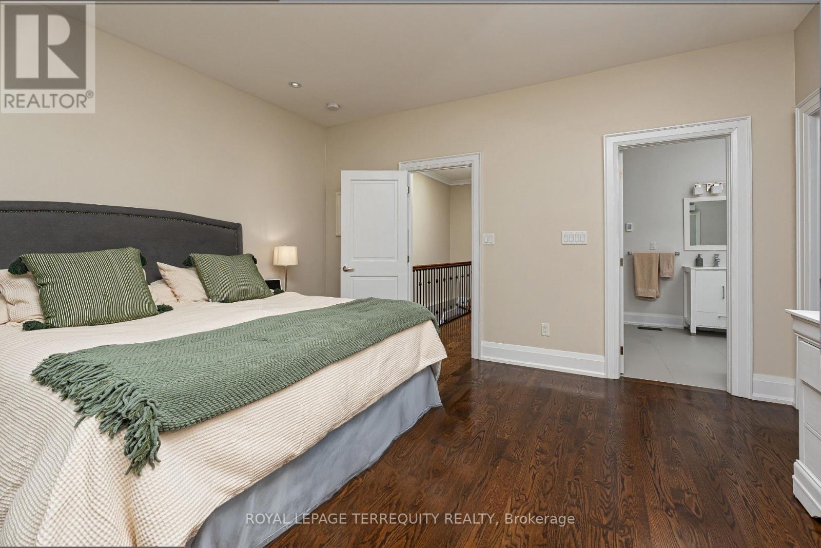 151 Brookside Avenue, Toronto, Ontario  M6S 4G8 - Photo 19 - W13849856