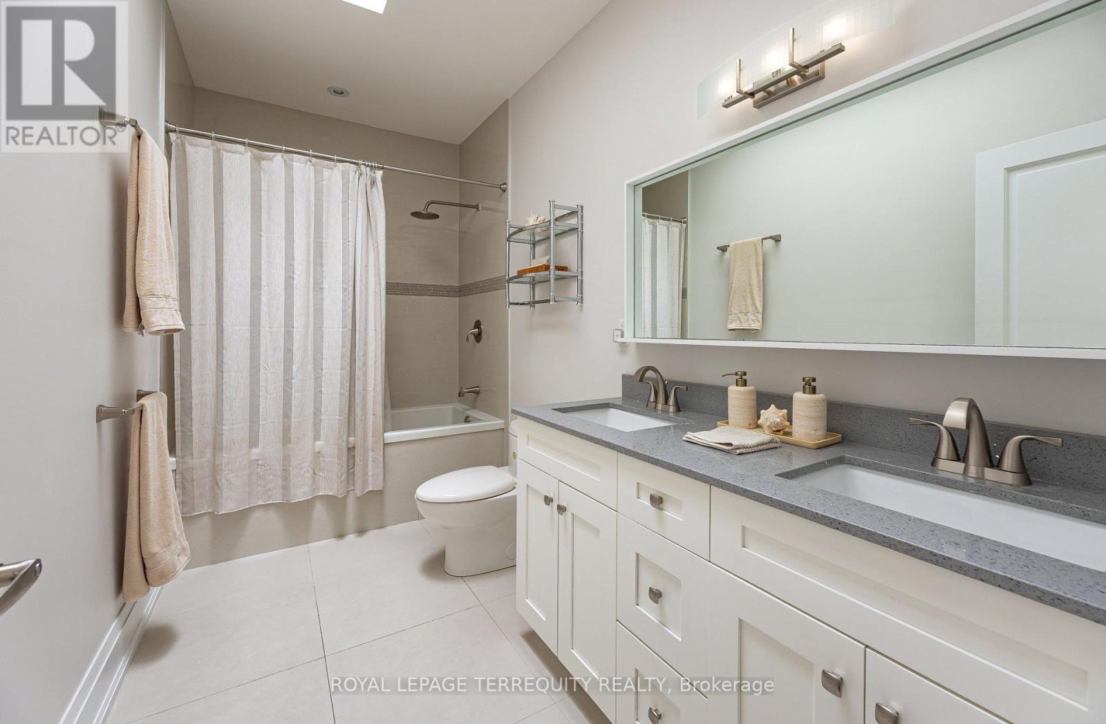 151 Brookside Avenue, Toronto, Ontario  M6S 4G8 - Photo 27 - W13849856