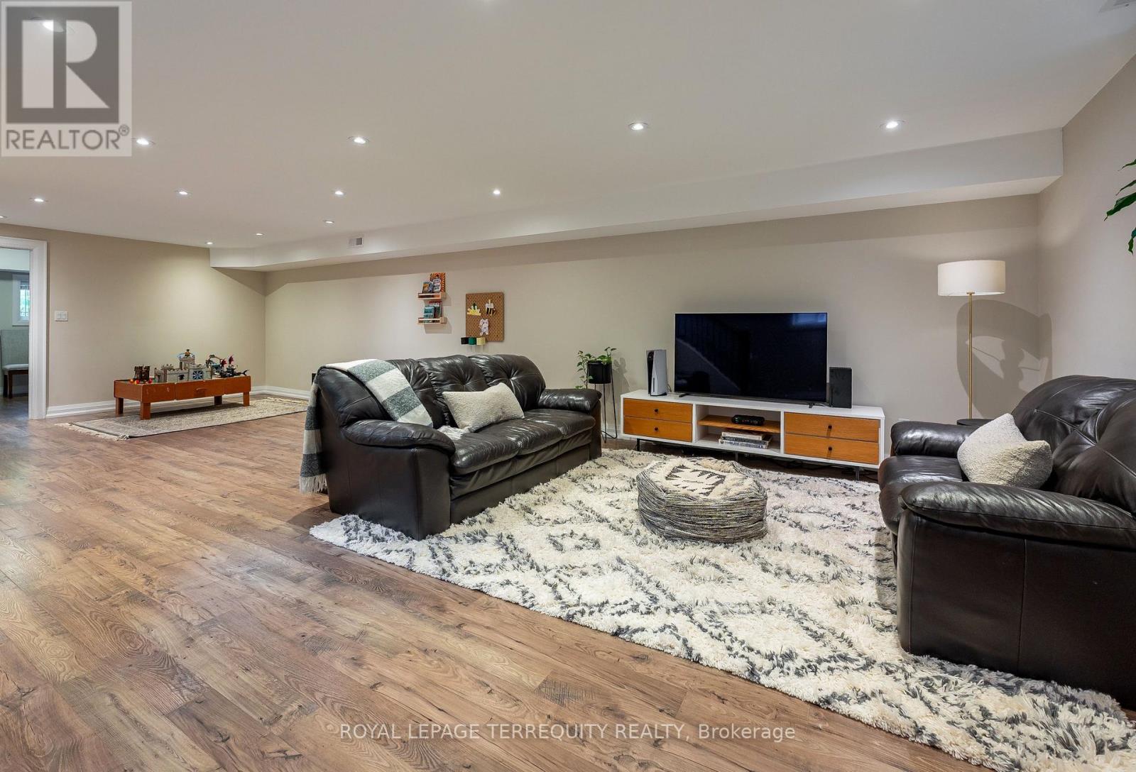 151 Brookside Avenue, Toronto, Ontario  M6S 4G8 - Photo 28 - W13849856