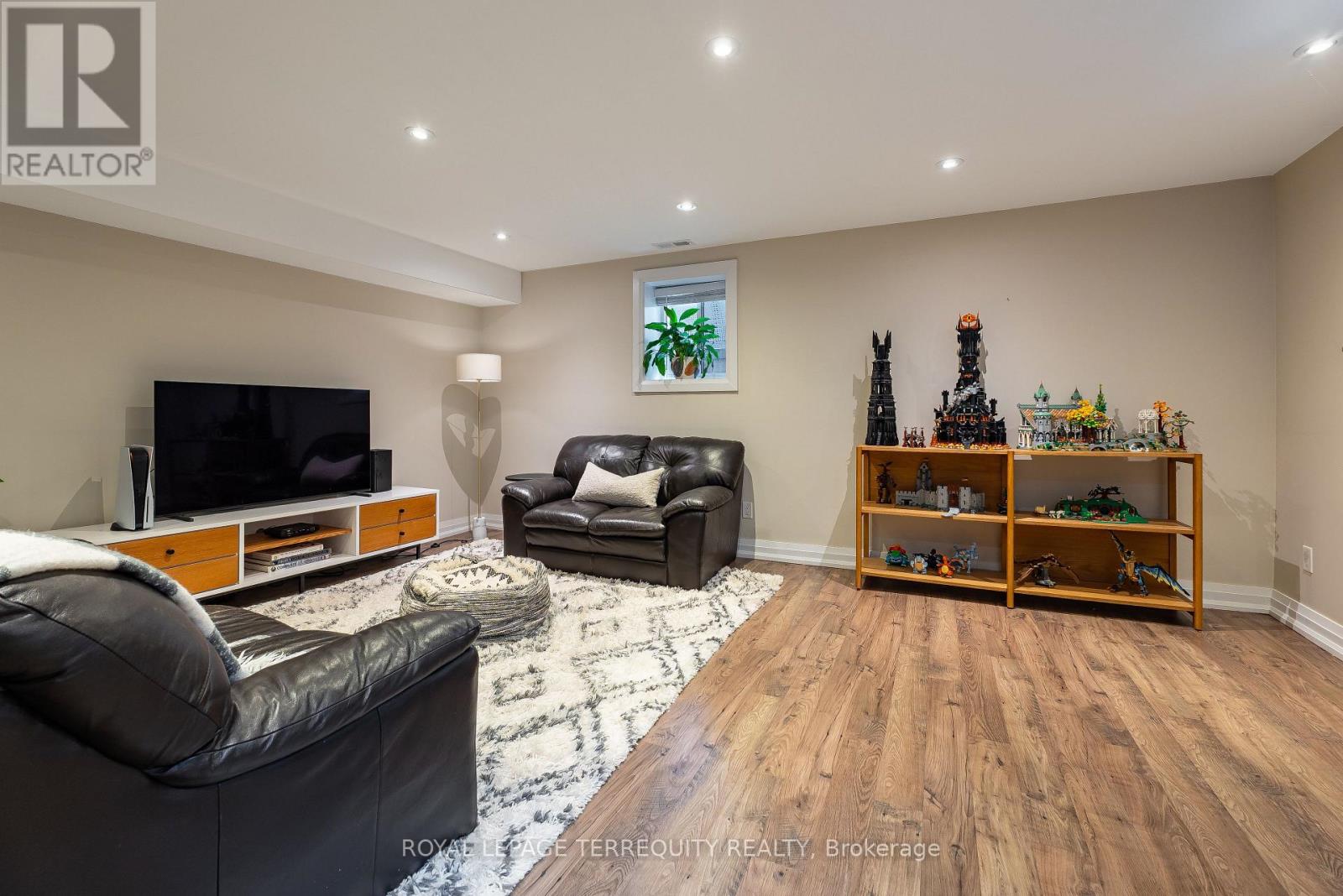 151 Brookside Avenue, Toronto, Ontario  M6S 4G8 - Photo 33 - W13849856