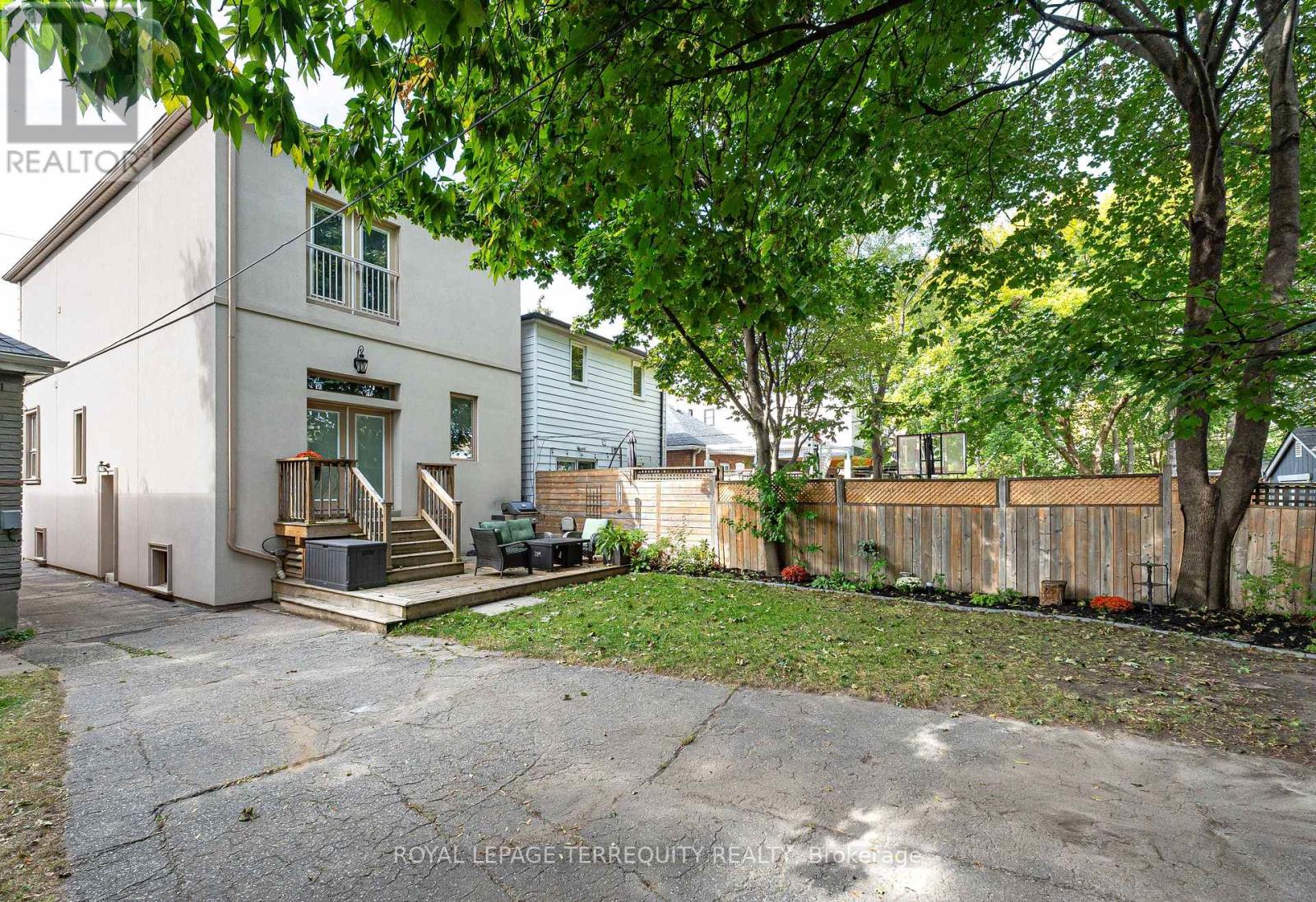 151 Brookside Avenue, Toronto, Ontario  M6S 4G8 - Photo 39 - W13849856