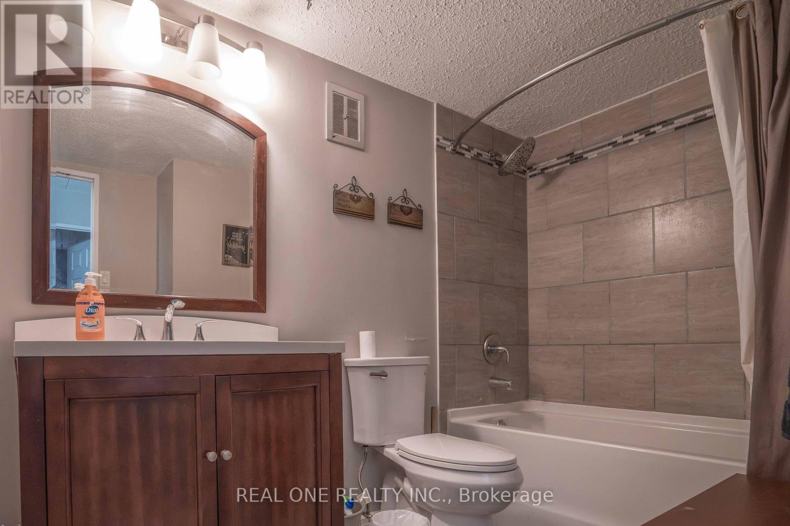 204 - 6 Walton Avenue, Kitchener, Ontario  N2C 2B5 - Photo 13 - X13849592