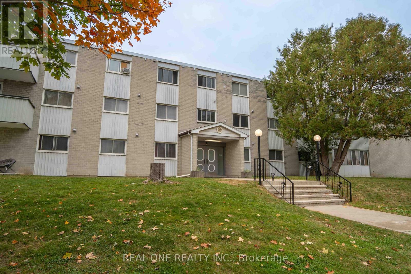 204 - 6 Walton Avenue, Kitchener, Ontario  N2C 2B5 - Photo 2 - X13849592
