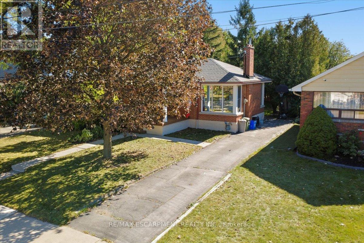 56 EVERTON PLACE, Hamilton, Ontario