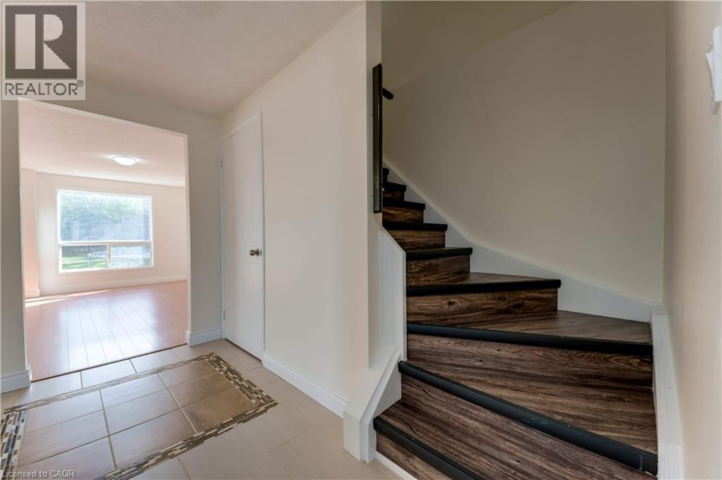 47 Bushnell Drive, Cambridge, Ontario  N1R 8C5 - Photo 4 - 40867756