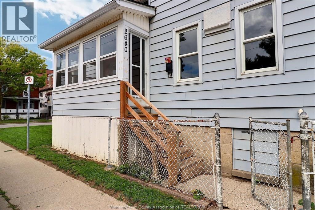 2640 WHELPTON, Windsor, Ontario
