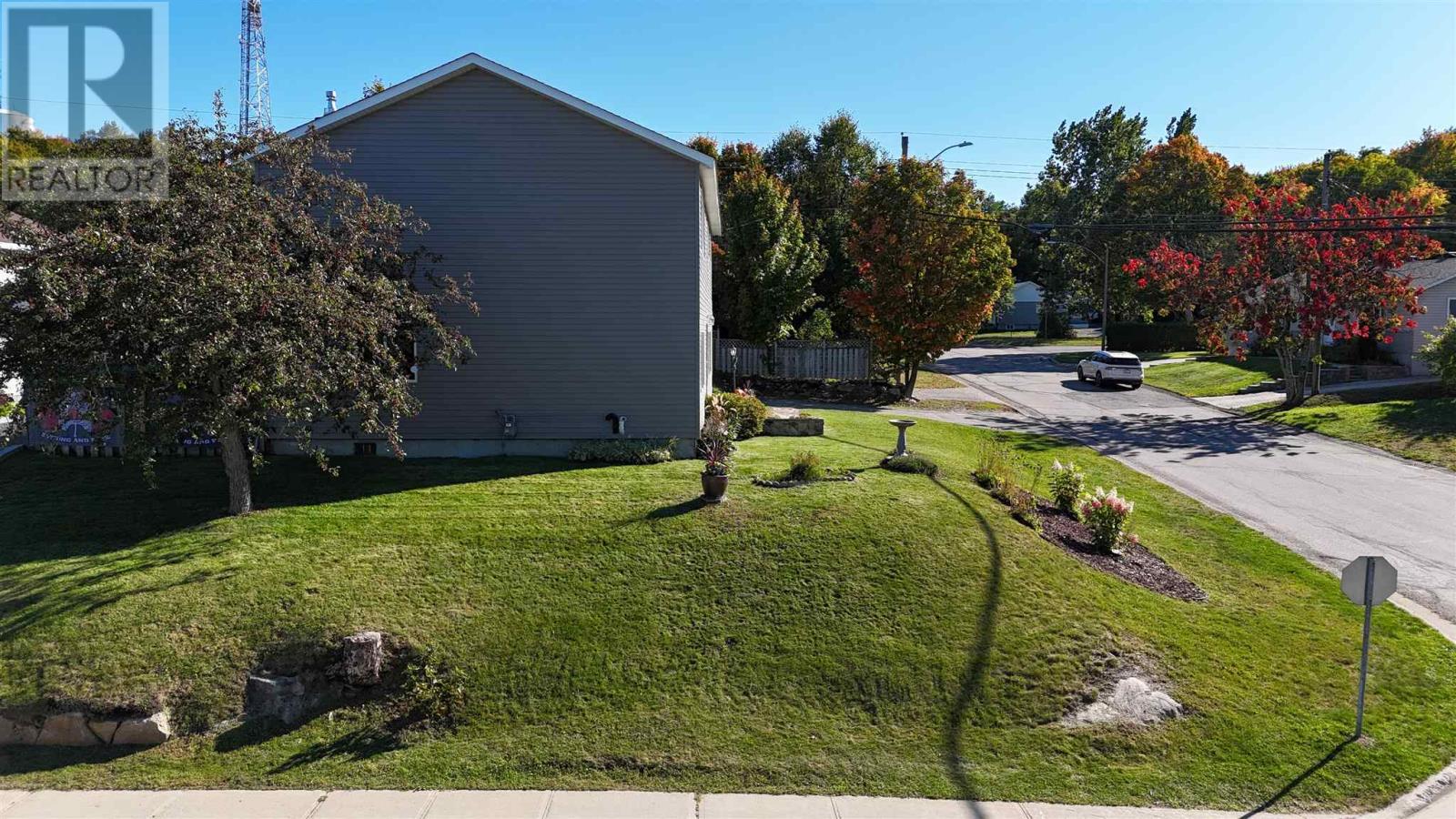 1 Joubin Rd, Elliot Lake, Ontario P5A 1V7 - Photo 2 - SM262724