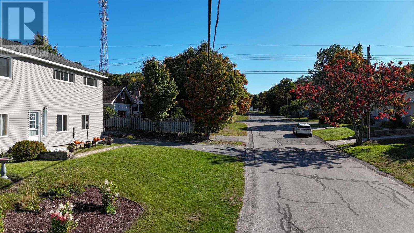 1 Joubin Rd, Elliot Lake, Ontario P5A 1V7 - Photo 3 - SM262724