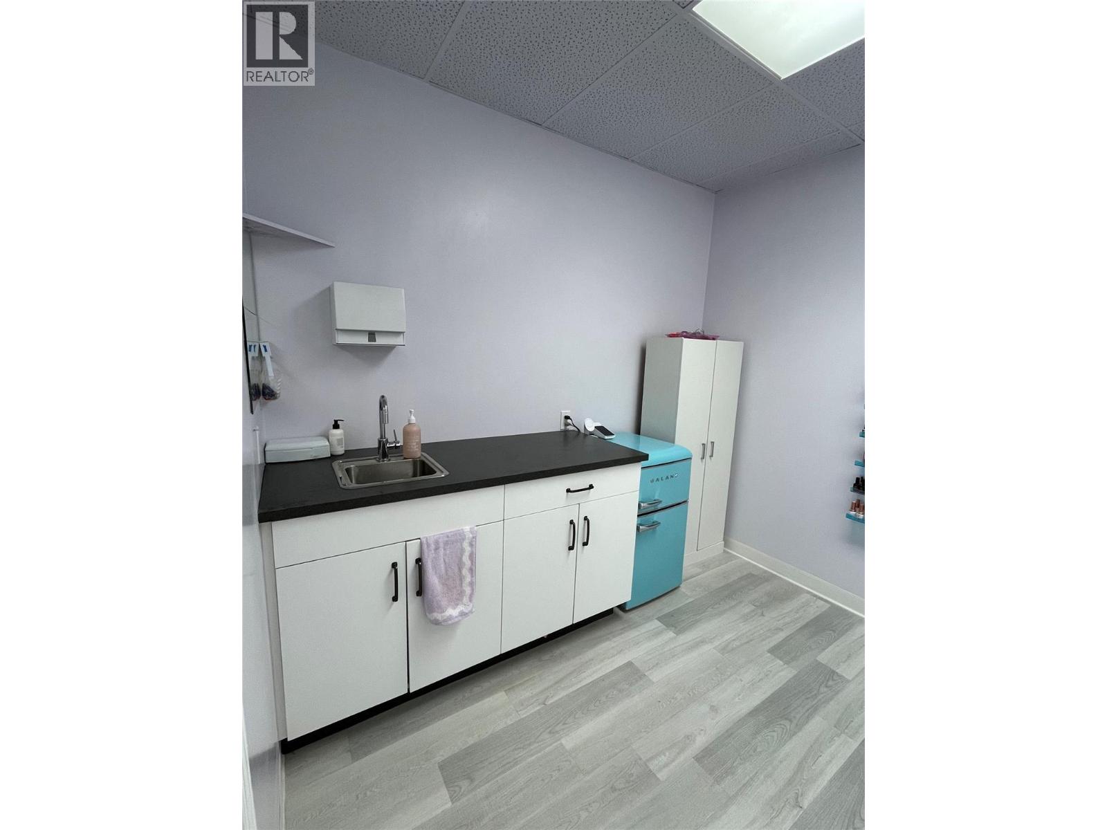 3140 Lakeshore Road Unit# 203