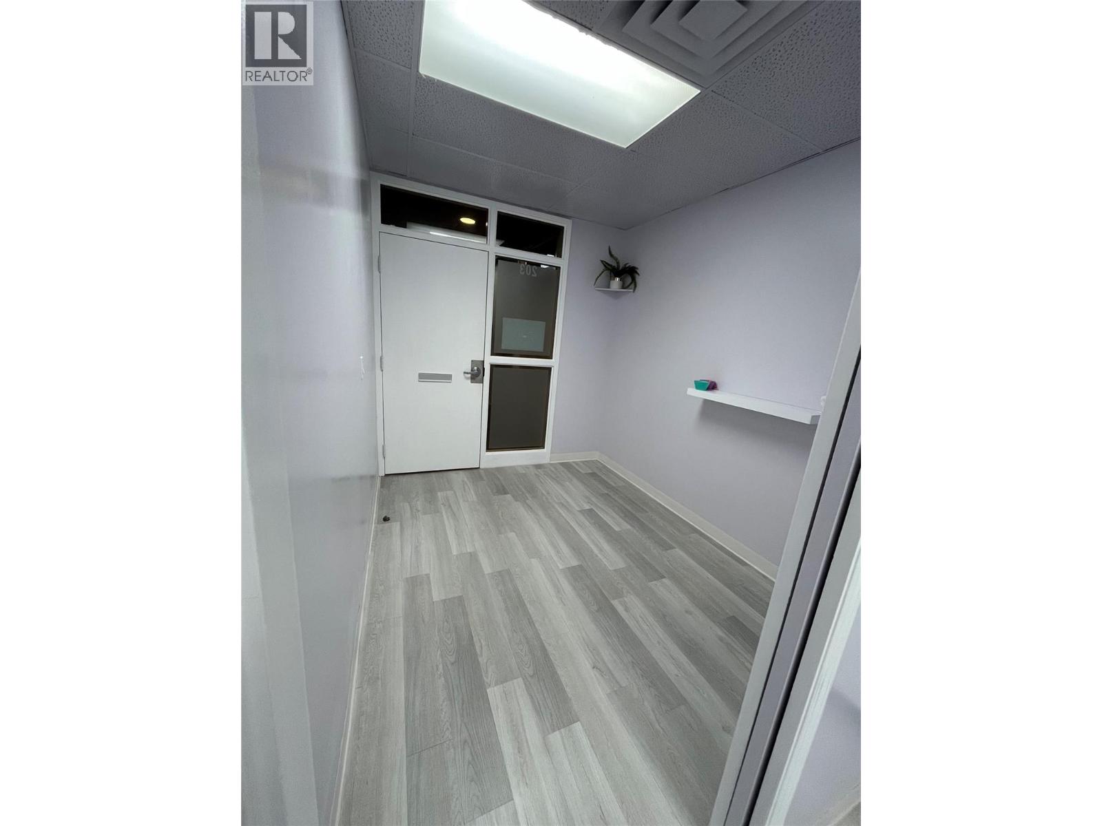 3140 Lakeshore Road Unit# 203
