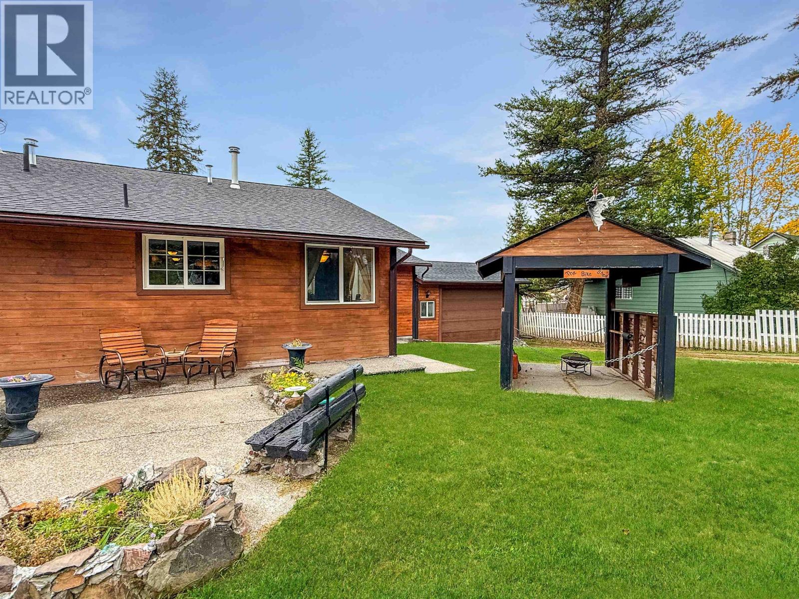 4832 Clarke Avenue, Lac La Hache, British Columbia  V0K 1T0 - Photo 2 - R3170832