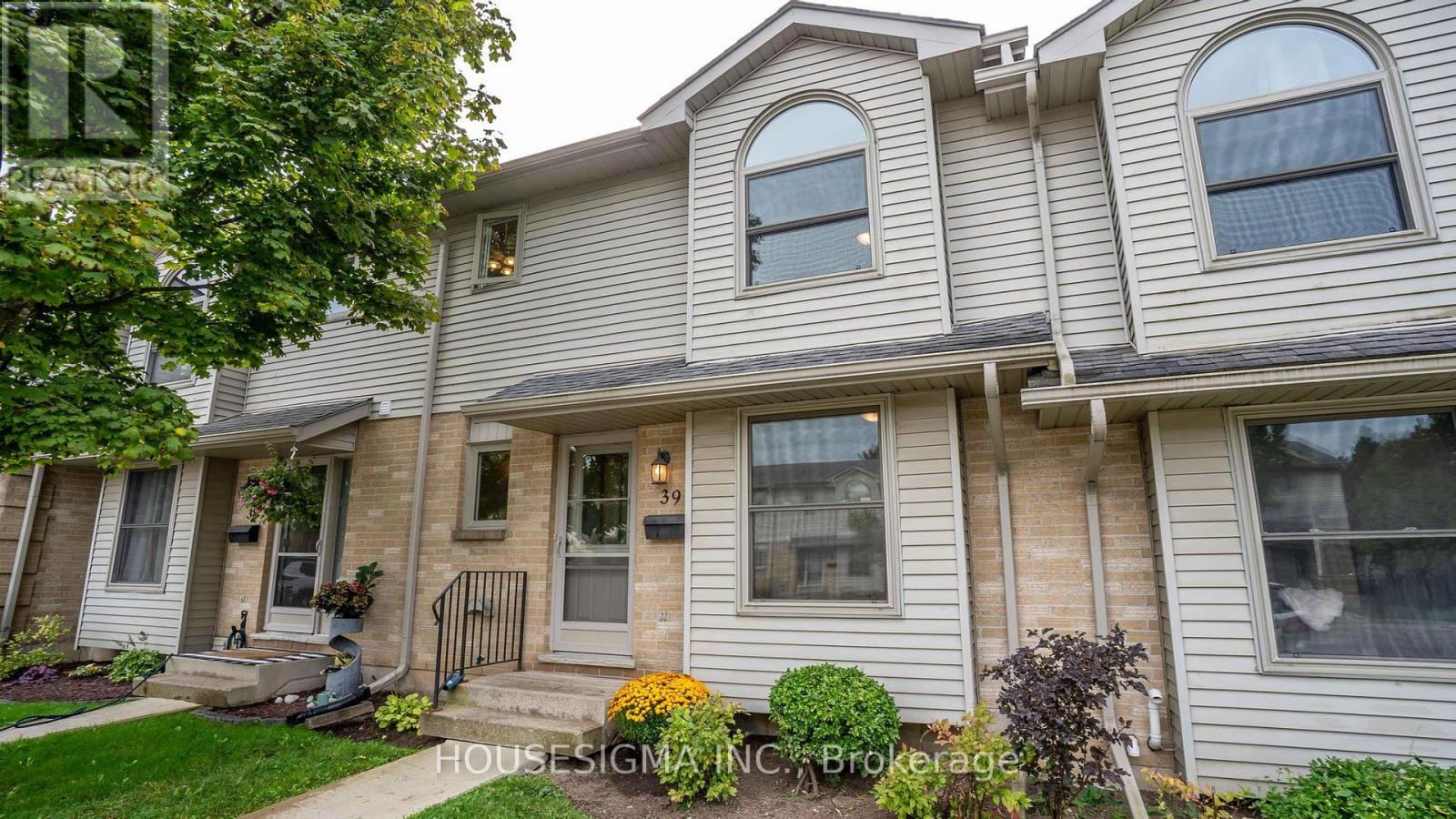 39 - 141 Condor Court, London East, Ontario  N5W 6A1 - Photo 2 - X13849982