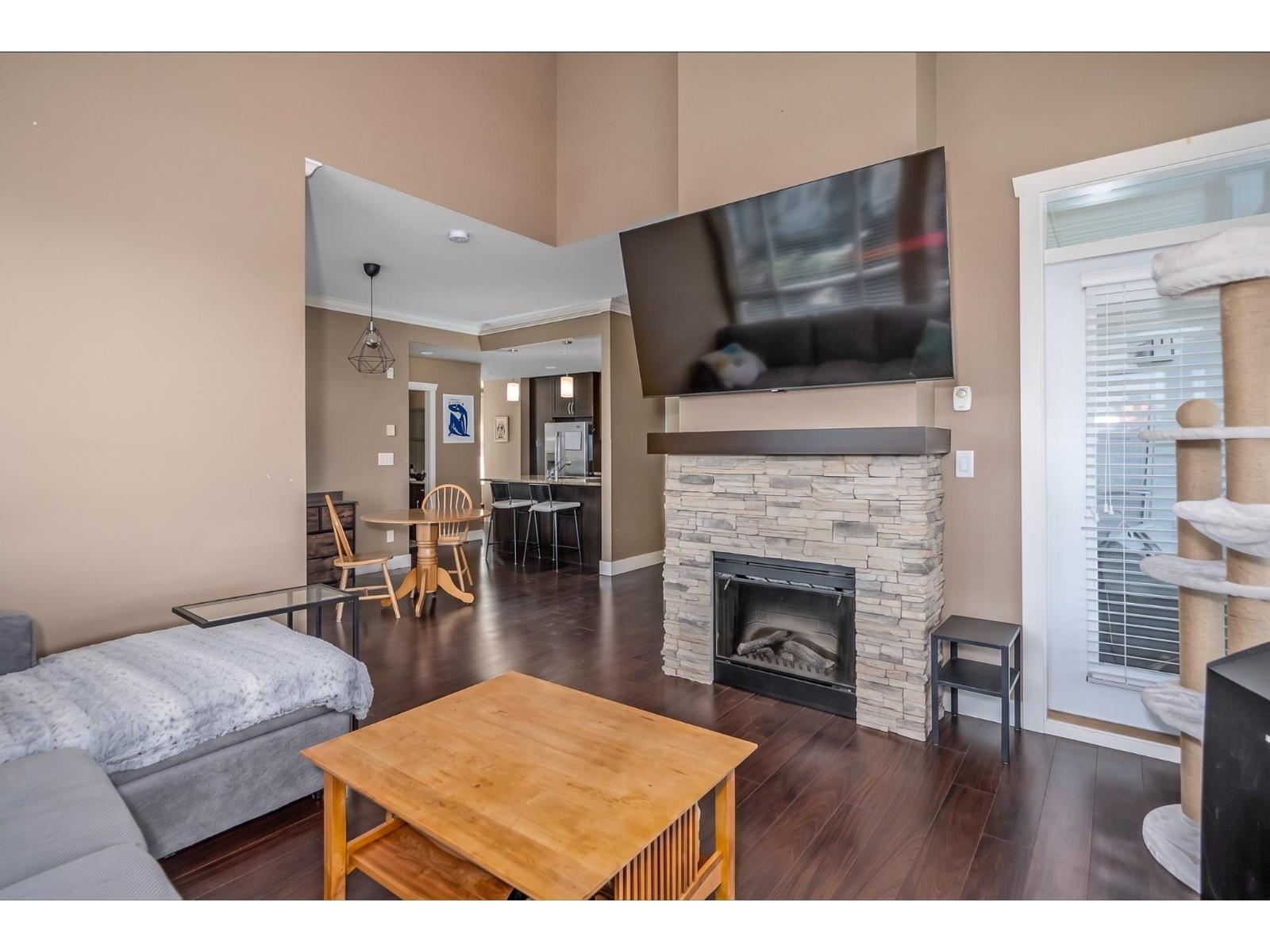 403 3192 GLADWIN ROAD