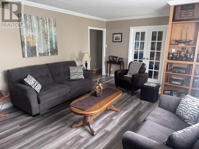233 Elizabeth Drive photo 4