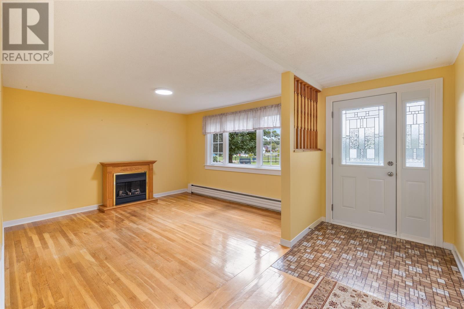 28 Ruth Avenue photo 4