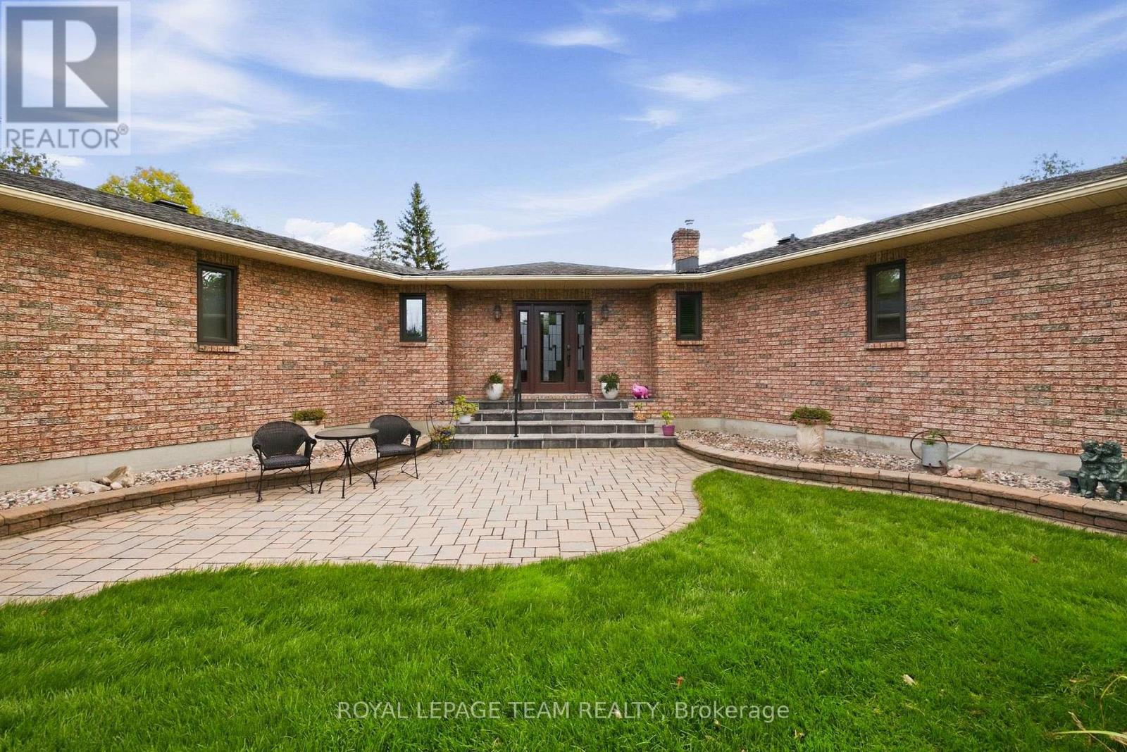 6100 Gough Road, Ottawa, Ontario  K4M 1B2 - Photo 2 - X13849942