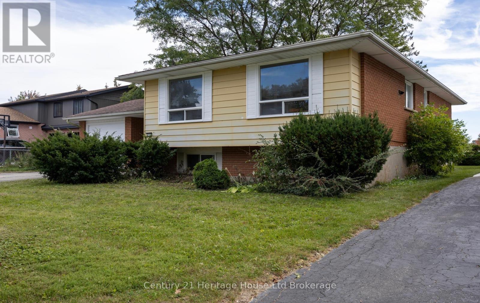 111 Briarhill Drive, Stratford, Ontario N5A 6N6 - Photo 3 - X13850060