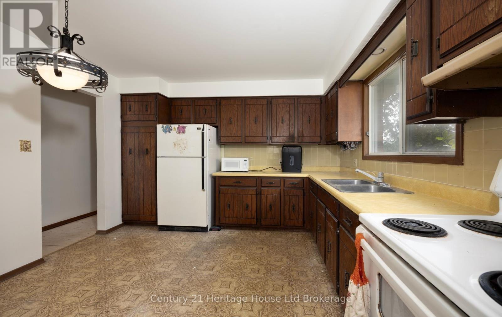 111 Briarhill Drive, Stratford, Ontario N5A 6N6 - Photo 9 - X13850060