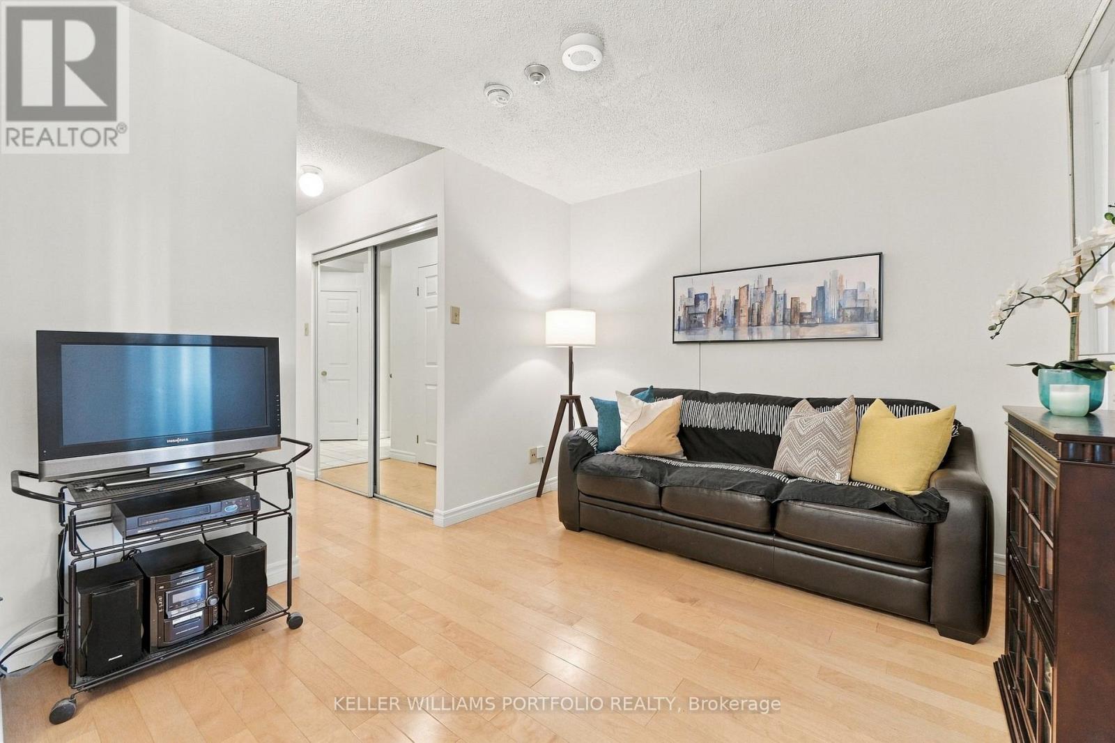 2304 - 55 Centre Avenue, Toronto, Ontario  M5G 2H5 - Photo 10 - C13849934