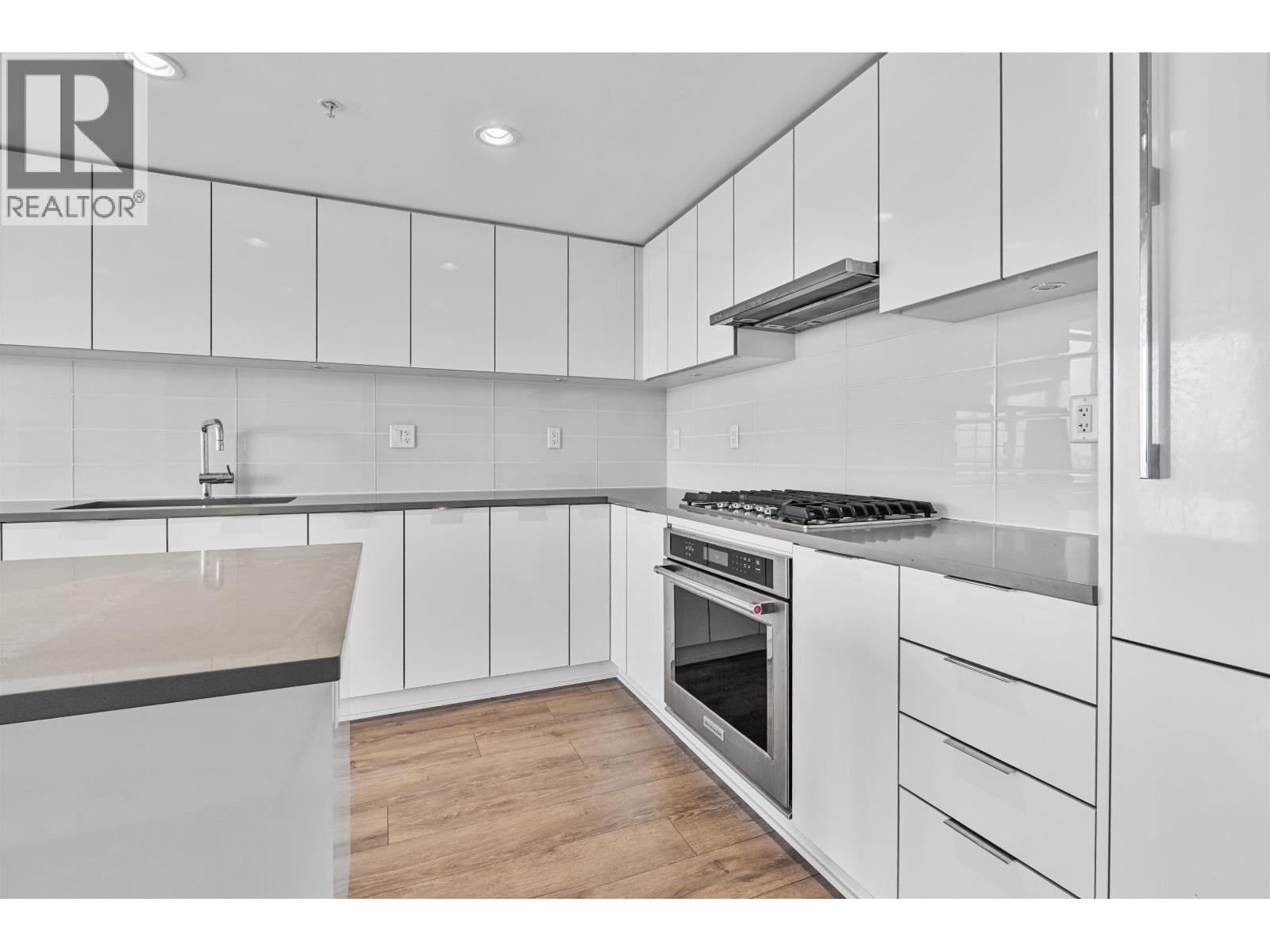 3703 2388 MADISON AVENUE