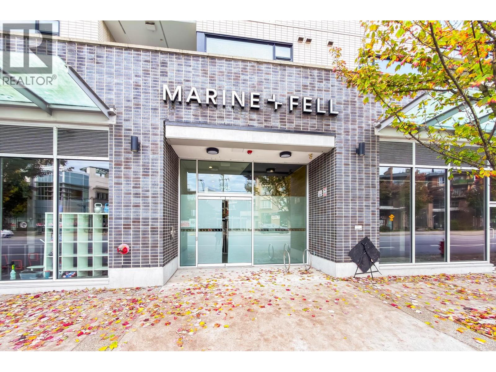 209 725 MARINE DRIVE