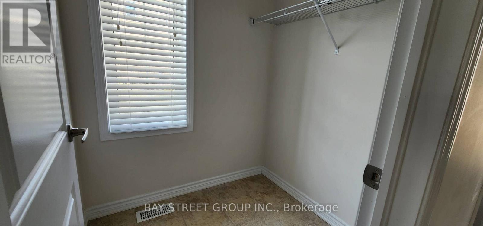 246 Degraaf Crescent, Aurora, Ontario  L4G 0X1 - Photo 8 - N13849950