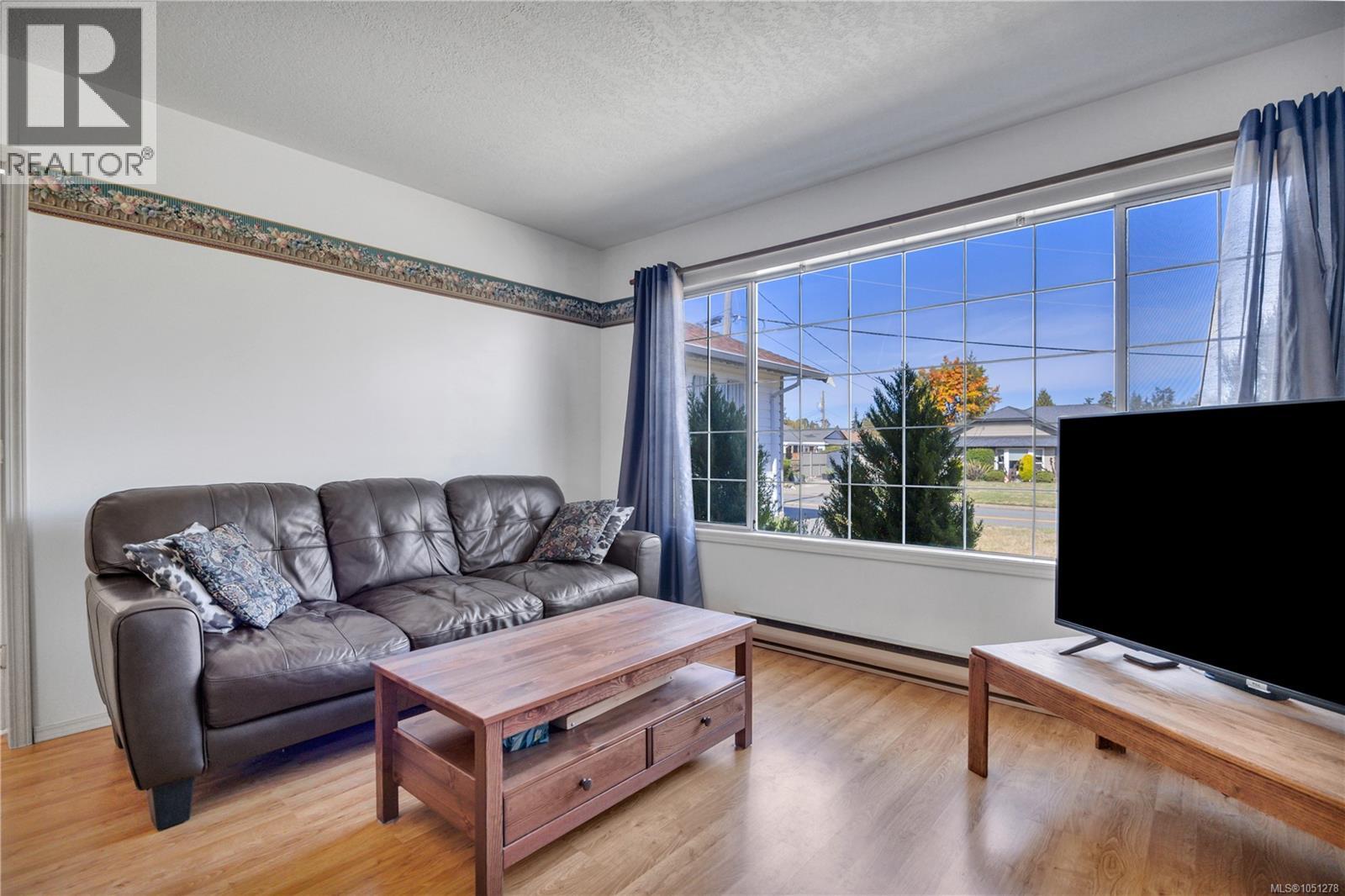 702 Forsyth Ave