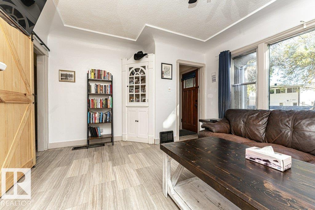 11910 94 ST NW