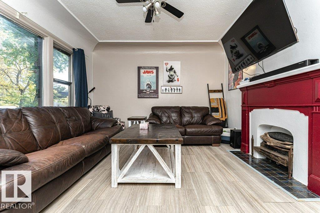 11910 94 ST NW