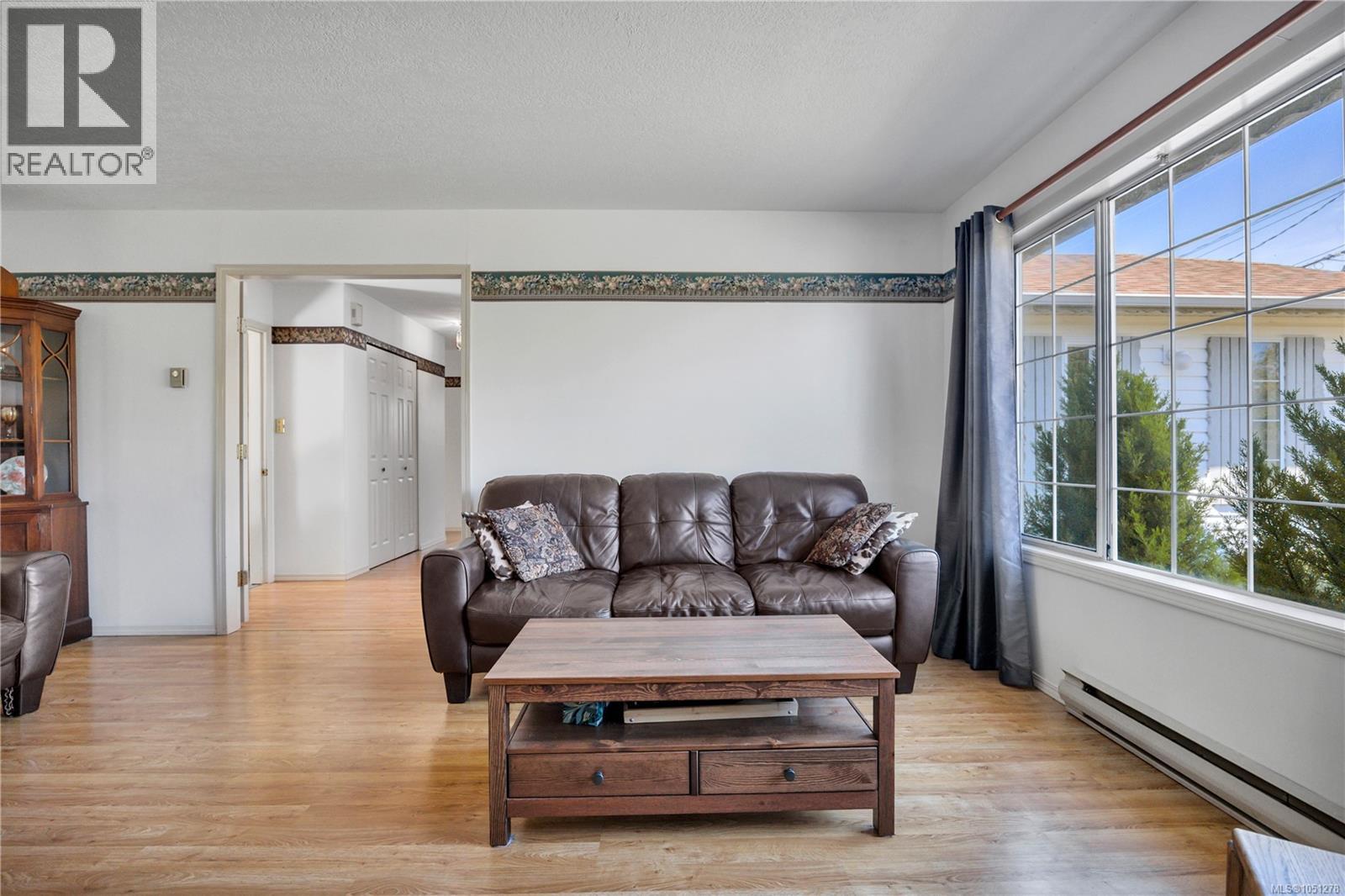 702 Forsyth Ave
