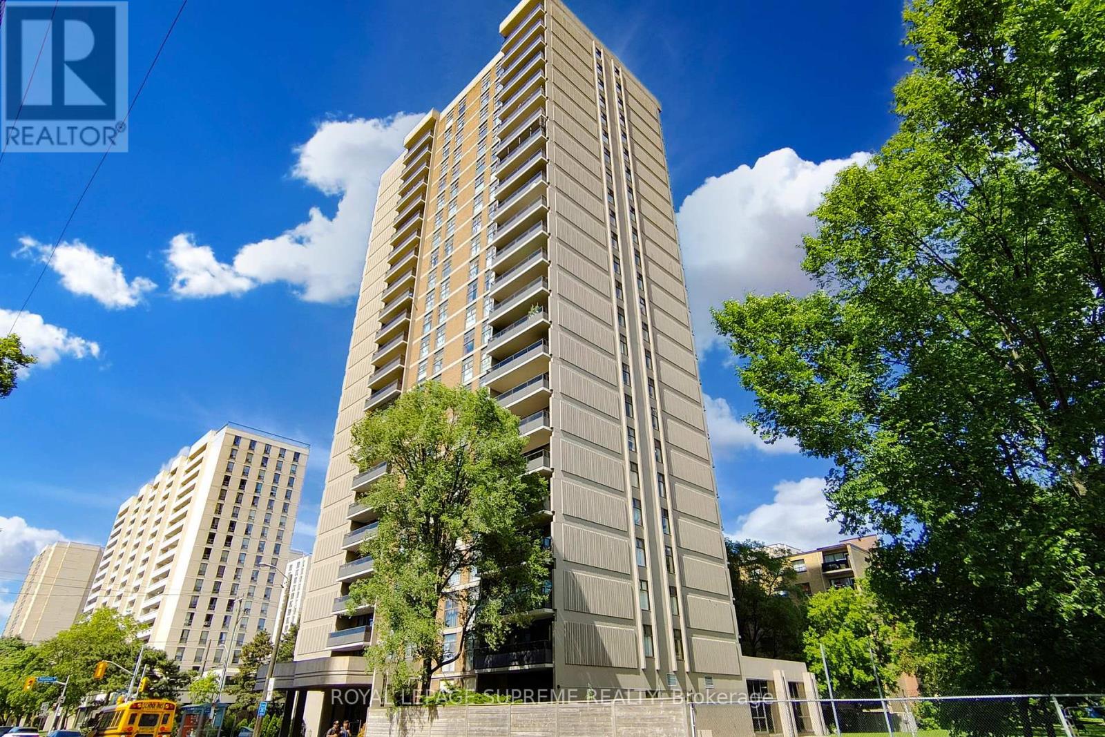 401 - 135 Marlee Avenue, Toronto, Ontario  M6B 4C6 - Photo 2 - W13849894