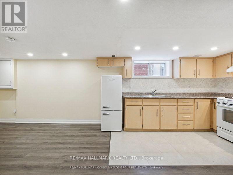 1132 Glengrove Avenue, Toronto, Ontario  M6B 2K4 - Photo 3 - W13849912