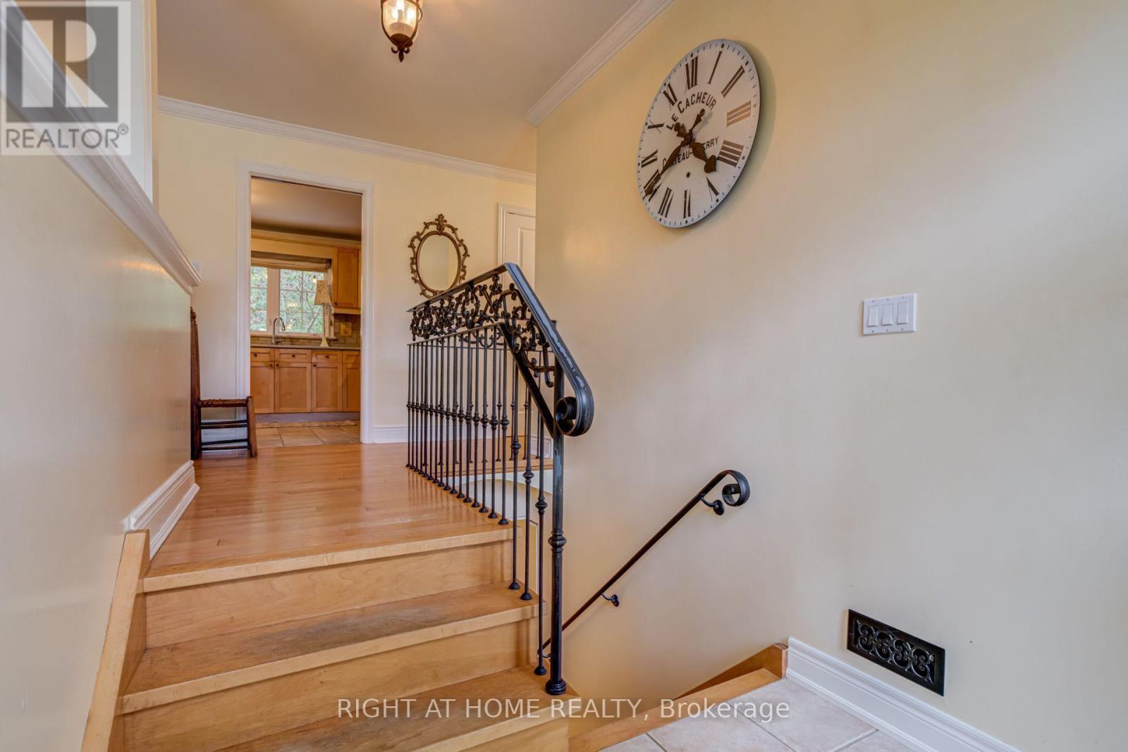 1627 Rometown Drive, Mississauga, Ontario L5E 2V4 - Photo 13 - W13849926