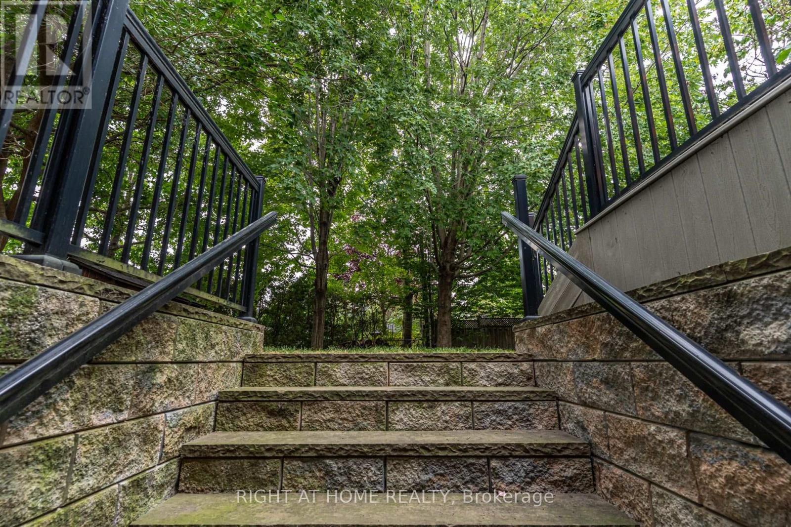 1627 Rometown Drive, Mississauga, Ontario L5E 2V4 - Photo 23 - W13849926
