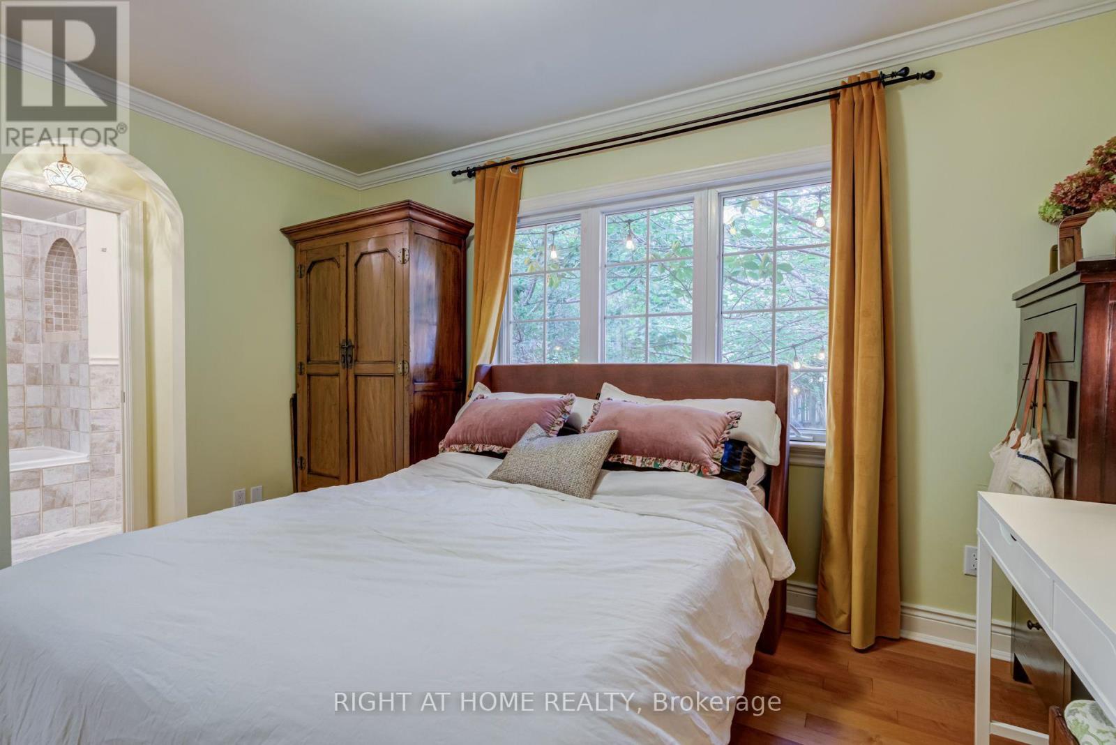 1627 Rometown Drive, Mississauga, Ontario L5E 2V4 - Photo 9 - W13849926